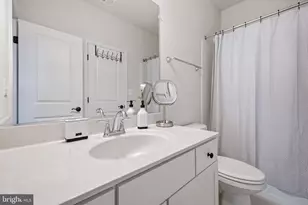 12264 Sweet Willow Ln, Fairfax, VA 22030 - Photo 39