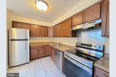 6804 Perry Penney Drive #100, Annandale, VA 22003 - Photo 5
