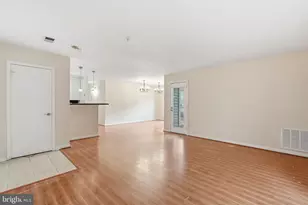 3176 Summit Square Dr, Oakton, VA 22124 - Photo 3