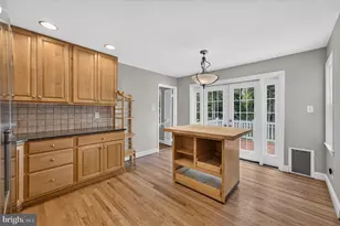 6443 Walters Woods Dr, Falls Church, VA 22044 - Photo 27