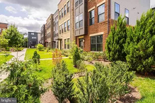 13001 Hattontown Square, Herndon, VA 20171 - Photo 5
