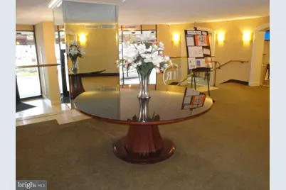 8370 Greensboro Drive #1019, McLean, VA 22102 - Photo 3