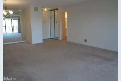 8370 Greensboro Drive #1019, McLean, VA 22102 - Photo 5