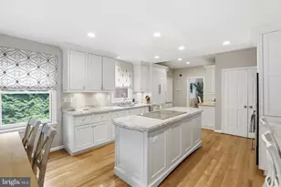 7715 Crossover Dr, McLean, VA 22102 - Photo 19