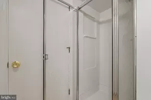 1215 Delta Glen Ct, Vienna, VA 22182 - Photo 53