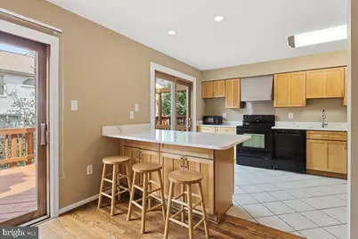 6168 Forest Creek Court, Springfield, VA 22152 - Photo 9