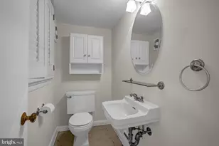 8905 Valley Forge Dr, Alexandria, VA 22309 - Photo 23