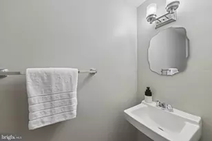 8561 Dellway Ln, Vienna, VA 22180 - Photo 21