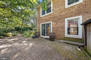 2172 Golf Course Dr, Reston, VA 20191 - Photo 31