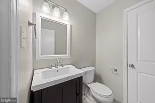 2172 Golf Course Dr, Reston, VA 20191 - Photo 25