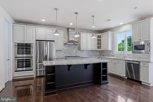 1751 Tysons Crest Ln, Vienna, VA 22182 - Photo 11