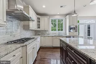 1751 Tysons Crest Ln, Vienna, VA 22182 - Photo 9