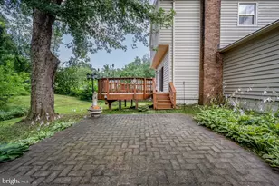 8003 Rockwood Ct, Springfield, VA 22153 - Photo 9