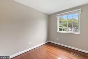 8454 Rippled Creek Ct, Springfield, VA 22153 - Photo 11