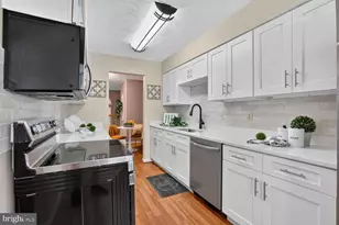13906 Preacher Chapman Pl, Centreville, VA 20121 - Photo 3