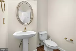 6914 Winter Ln, Annandale, VA 22003 - Photo 21
