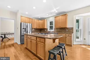 6914 Winter Ln, Annandale, VA 22003 - Photo 11