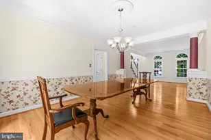 6914 Winter Ln, Annandale, VA 22003 - Photo 9