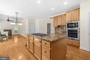 6914 Winter Ln, Annandale, VA 22003 - Photo 13