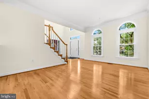 6914 Winter Ln, Annandale, VA 22003 - Photo 7