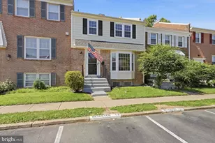 8074 Powderbrook Ln, Springfield, VA 22153 - Photo 7