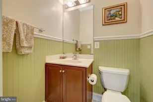11042 Heathland Dr, Oakton, VA 22124 - Photo 31