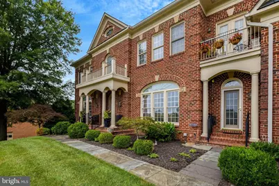 11042 Heathland Drive, Oakton, VA 22124 - Photo 9