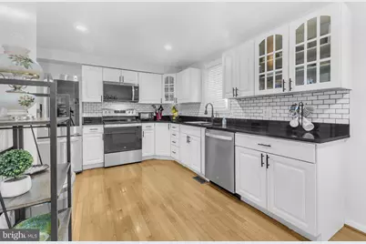 7113 Latour Court, Alexandria, VA 22315 - Photo 9