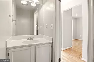 6088 Heatherwood Dr, Alexandria, VA 22310 - Photo 9