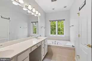 7843 Locust Leaf Ln, Alexandria, VA 22315 - Photo 23