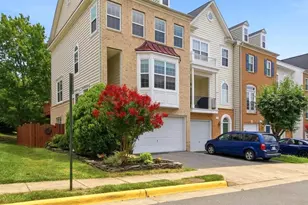 7843 Locust Leaf Ln, Alexandria, VA 22315 - Photo 3