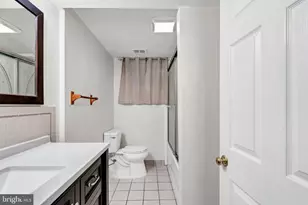 14715 Lock Dr, Centreville, VA 20120 - Photo 33