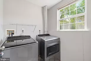 6374 Michael Robert Dr, Springfield, VA 22150 - Photo 21