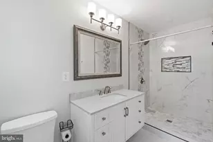 6814 Shrine Ct, Annandale, VA 22003 - Photo 25