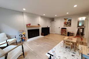 9051 Laurel Hill Ct, Vienna, VA 22182 - Photo 11