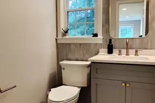 9051 Laurel Hill Ct, Vienna, VA 22182 - Photo 9