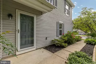 10201 Faire Commons Ct, Burke, VA 22015 - Photo 5