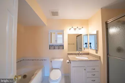 10168 Turnberry Place, Oakton, VA 22124 - Photo 19