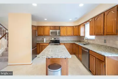 10168 Turnberry Place, Oakton, VA 22124 - Photo 9