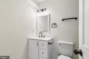 7403 Houndsbury Ct, Alexandria, VA 22315 - Photo 25