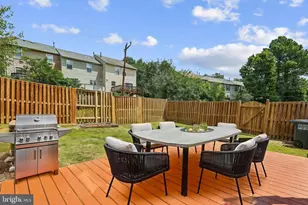 7403 Houndsbury Ct, Alexandria, VA 22315 - Photo 11