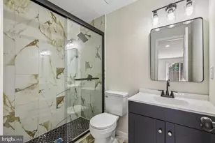 7403 Houndsbury Ct, Alexandria, VA 22315 - Photo 31