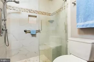 8601 Venoy Ct, Alexandria, VA 22309 - Photo 5