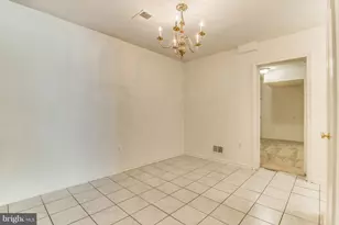 3863 Persimmon Cir, Fairfax, VA 22031 - Photo 13