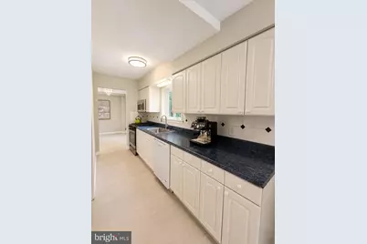 8913 Cromwell Drive, Springfield, VA 22151 - Photo 7