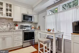 6301 Fenestra Ct, Burke, VA 22015 - Photo 5