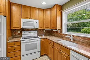 3332 Kaywood Dr, Falls Church, VA 22041 - Photo 11