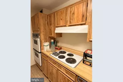 8370 Greensboro Drive #218, McLean, VA 22102 - Photo 3