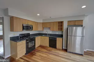 13826 Wakley Ct, Centreville, VA 20121 - Photo 3