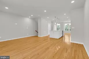 9340 Sweetbay Magnolia Ct, Fairfax, VA 22031 - Photo 13